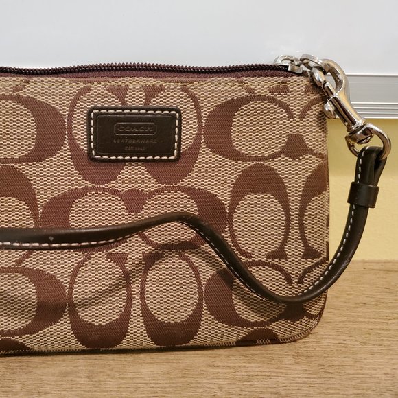 Coach brown signature canvas clutch - Picture 1 of 3